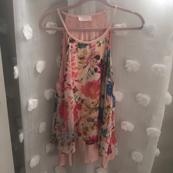 Sleeveless Top ❤️✨Two layers✨❤️ - Picture 2 of 2